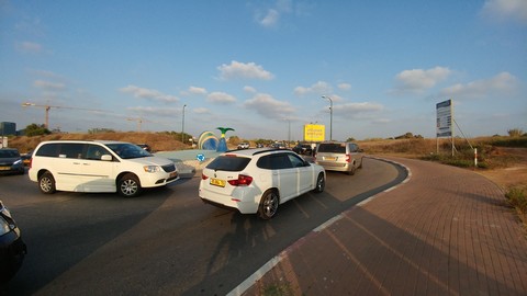 עומס תנועה ביציאה מאיזור התעשייה הרצליה פיתוח כיכר הלוייתן