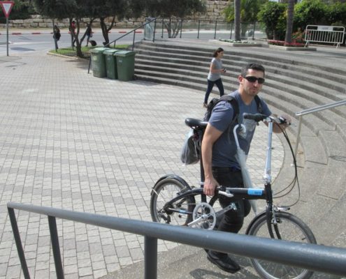 רוכבים לעבודה בהרצליה 24 במאי 2016