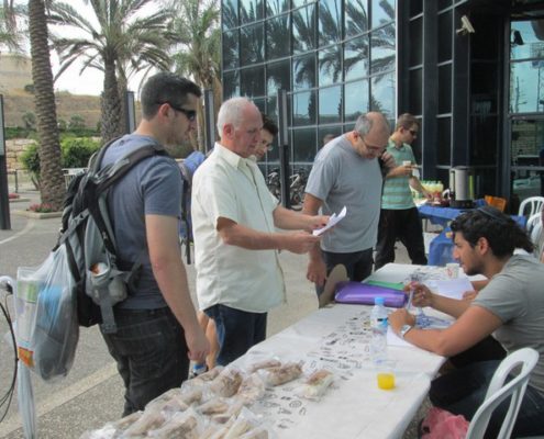 רוכבים לעבודה בהרצליה 24 במאי 2016