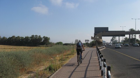 דרך עפר לאופניים מגלילות להרצליה