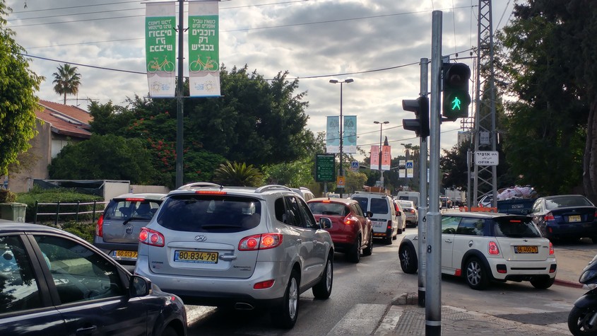 קמפיין נגד רוכבי האופניים היכן אמורים רוכבי האופניים לרכב?